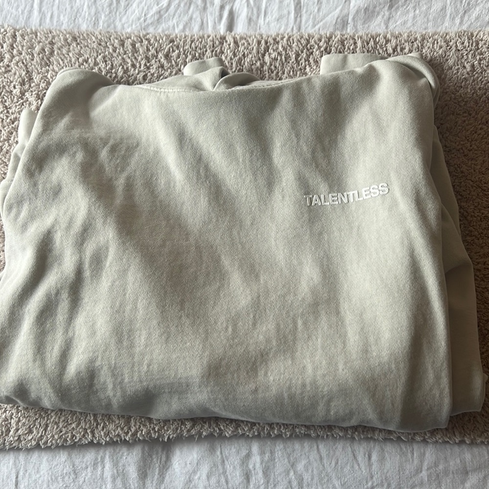 Talentless bone sweatshirt worn once size M